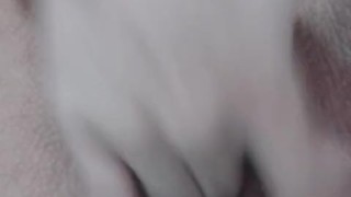 Olhem eu me exibindo pra voces antes de eu dedilhar minha buceta em close-up