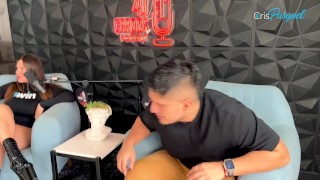 Sara blonde se la chupa a su pareja delante mio | Crispasquel | 40grados podcast