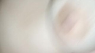 A ella le encanta saltar encima de mi verga