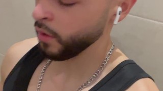 Hoy vi una hermosa chica en el gym me dieron ganas de tocarme y hacerlo💦🔥