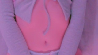 He makes me cum fingering my pussy