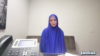 Hijab Girl Fucked For Immigration Papers