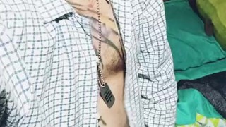 Me jalo la verga en la noche y en pijama...