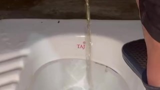 What a Creamy pussy she have.. pissing and playing with her tight vegina