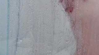 hottie likes to play in the bath and shows off her sexy ass