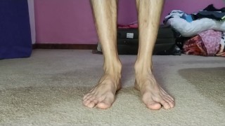 Me pongo crema en mis pies