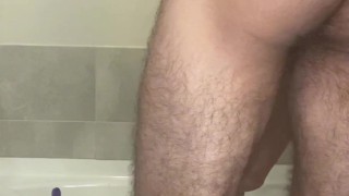 Elliot’s dildo fuck in tub 🛁