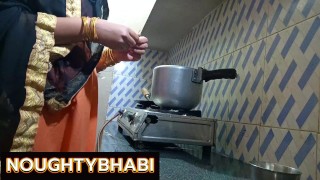 रसोई में मेरी खुजली वाली चूत की चुदाई!