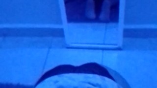 Una rica mamada frente al espejo