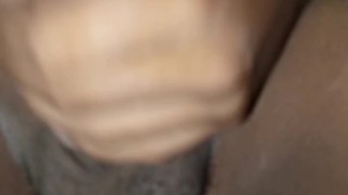 Mi novia me graba miestra me masturbo y me ayuda a venirme