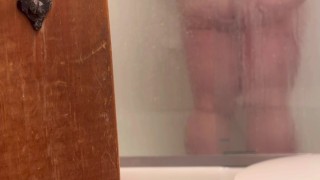 Catching sexy bbw mommy in the shower and peeking