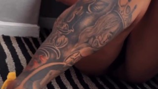 Mi cuñada cachonda se graba y me manda el vídeo para que me la folle