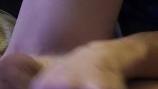 Je maltraite mon homme avec un plug et tape ses couilles