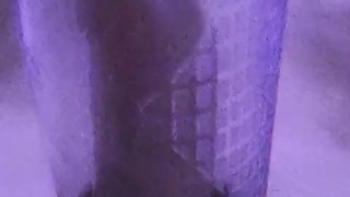 Uso mi bomba de vacío y me corro