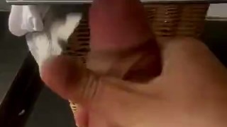 Cumming to Porn