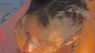 se puso esa pollerita y me la tuve que coger