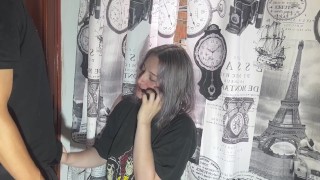 PERRA INFIEL ES FOLLADA MIENTRAS HABLA CON SU NOVIO POR TELEFONO