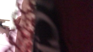 Mi vecino se exita al verme en ropa interior