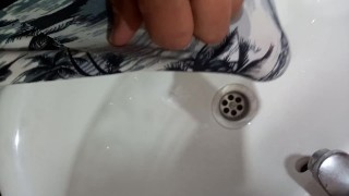 حويتها مزيان فالحمام اكتوحوح كتموت على زبي