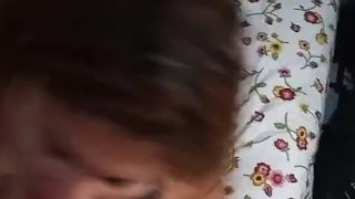 ESPOSA FAZENDO MARIDO DE CORNO ATE ELE GOZAR NAS AXILAS