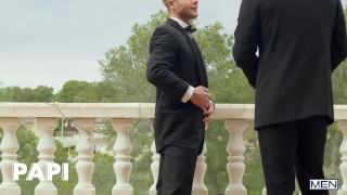 PAPI - Bearded Stud Sir Peter Notices Cute Allen King & Makes His Move On Him For A Quick Fuck