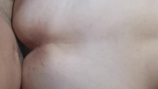 رفتم تو اتاق دیدم دوسدخترم با دیلدو جق میزد، دیلدو رو دادم ساک بزنه خودم کردمش(مکالمه فارسی)