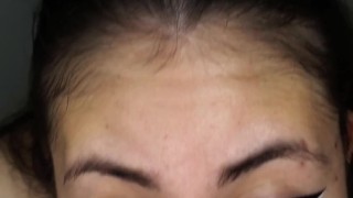 Lo llevé al baño y se la chupe a escondidas de mi familia