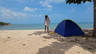 Voyeur Sexy Beach Girl Squirting on Public Beach