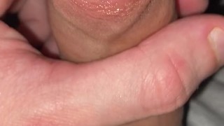 Дрочу пока моя мама в соседней комнате