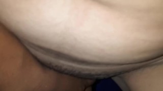 Hermosa chica colombiana tiene una linda vagina y se la lleno de leche