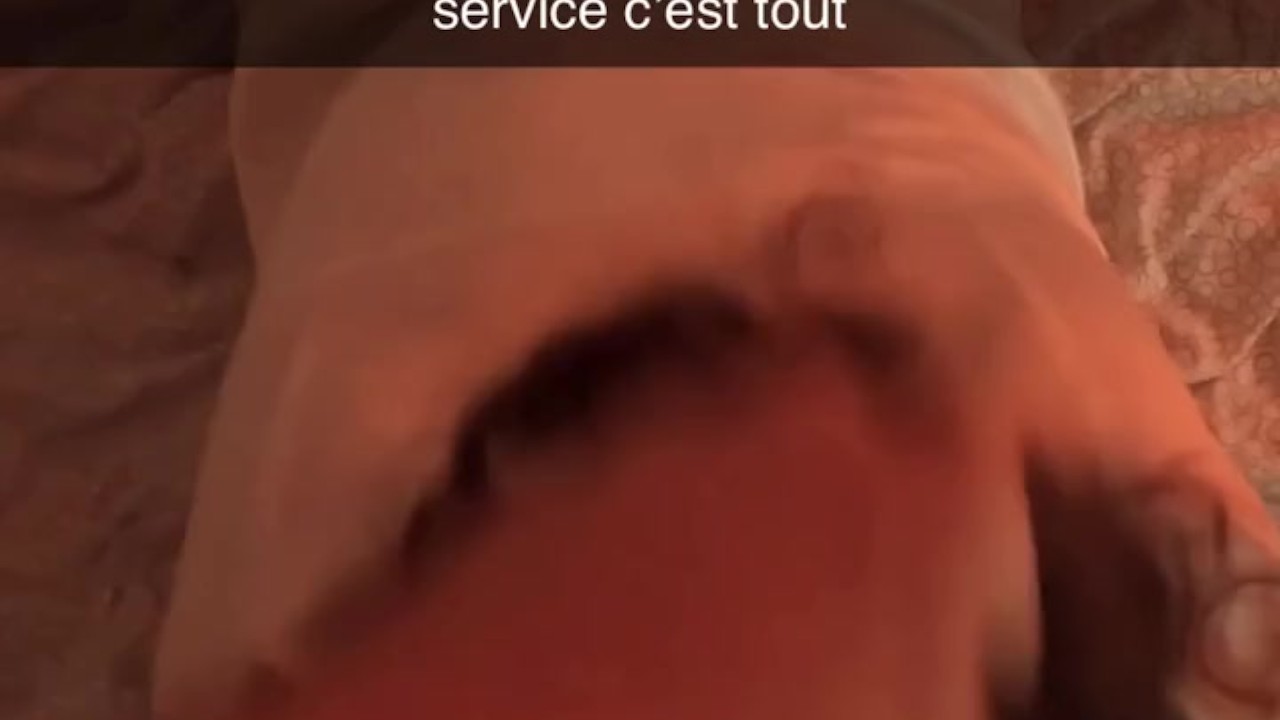 Je baise la meuf de mon meilleur ami et je jouis en elle. Elle adore ça