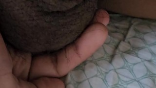 Mis bolas ricas piden por una chupadita de pene