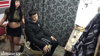 PUTITA ARGENTINA SE LA COGEN EN LA BARBERIA-ALMASEXY