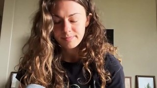 tiktok girl Live with massage gun