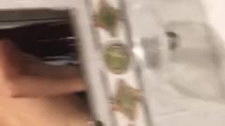 El esposo de mi amiga me llena el coño de mucha leche