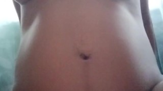 Embarazada con vibrador brinca