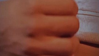 Me masturbo frente de cámara