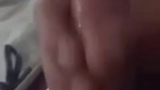 Me toco mi Polla Gorda hasta sacar mucha Leche