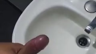 En el baño jalandome por que andaba bien caliente