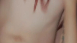 Mi amante me graba para enseñarle a mi esposo cuando llegue