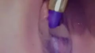 Close vibrating pussy