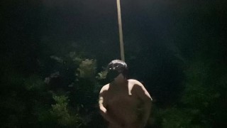 山奥の外灯の下でオナニーをしてみたら気持ちよかった