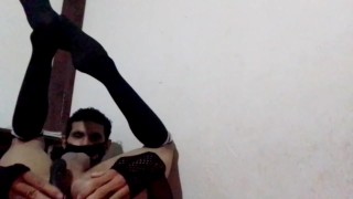 Femboyjugandoconsunuevojuguete