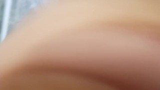 Batendo uma punheta gostosa