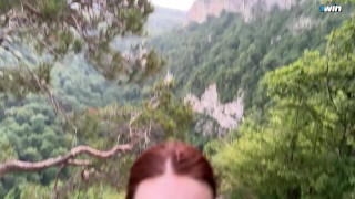 Помог девушке сделать красивые фото на горе