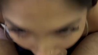 La hermana de mi amigo me chupo la verga