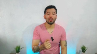 Mi Roomie me penetra a pelo en mi cama mientras ve videos pornos de hetero! Relato sexual