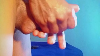 "Guy masturbates his veiny cock to please you"