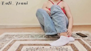 به د.خت.ر خا.لم گفتم ازش خو‌شم میاد گفت سنت پایینه من از پسرای بزرگترازخودم خوشم میاد(مکالمه فارسی)