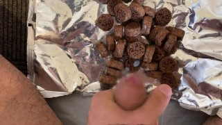 #87 お菓子に精子ぶっかけて美味しくいただきました